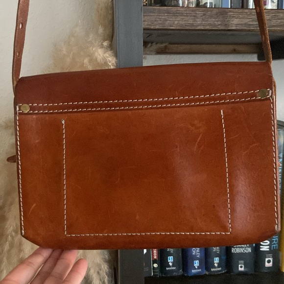Madewell Dover Medium Size Cognac Brown Leather Flap Crossbody Handbag - Picture 3 of 4
